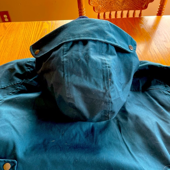 CAT ( Caterpillar ) Women’s winter hooded coat. Teal color, thumb hole as seen - Picture 4 of 12